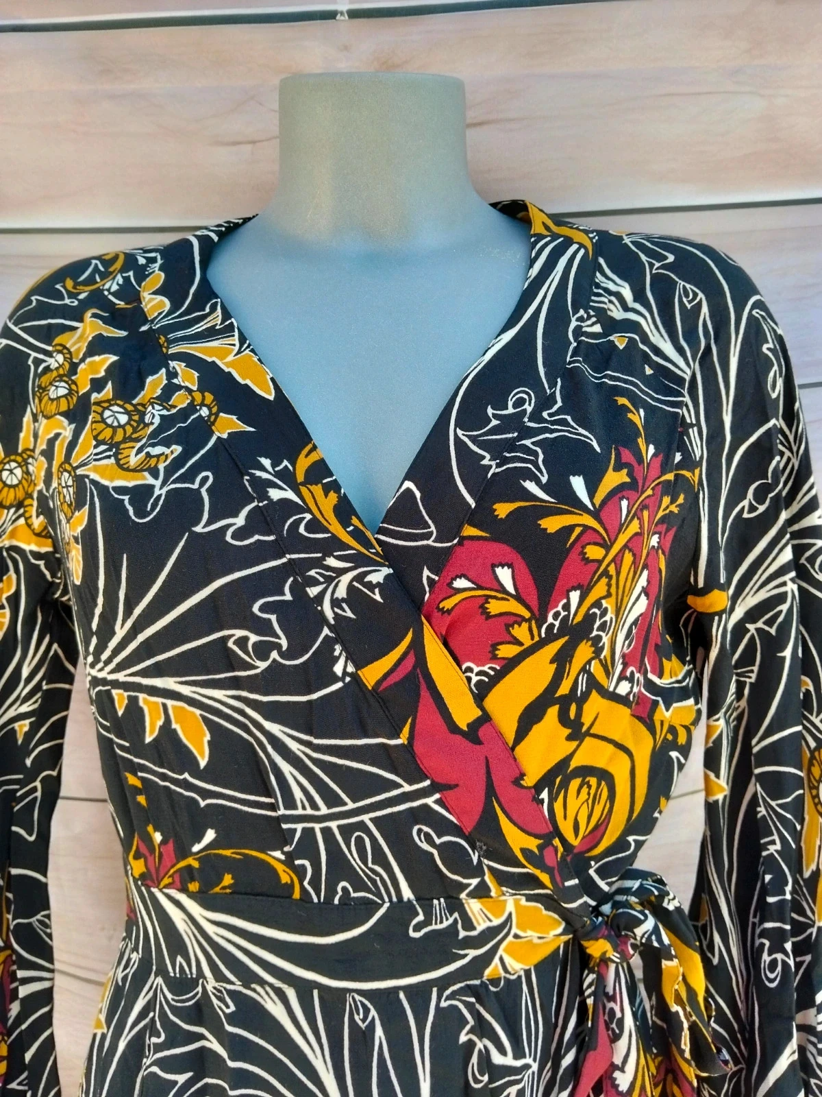 Vestido cruzado estampado floral – manga longa – costas abertas – Tamanho M 🏳 – photo 7